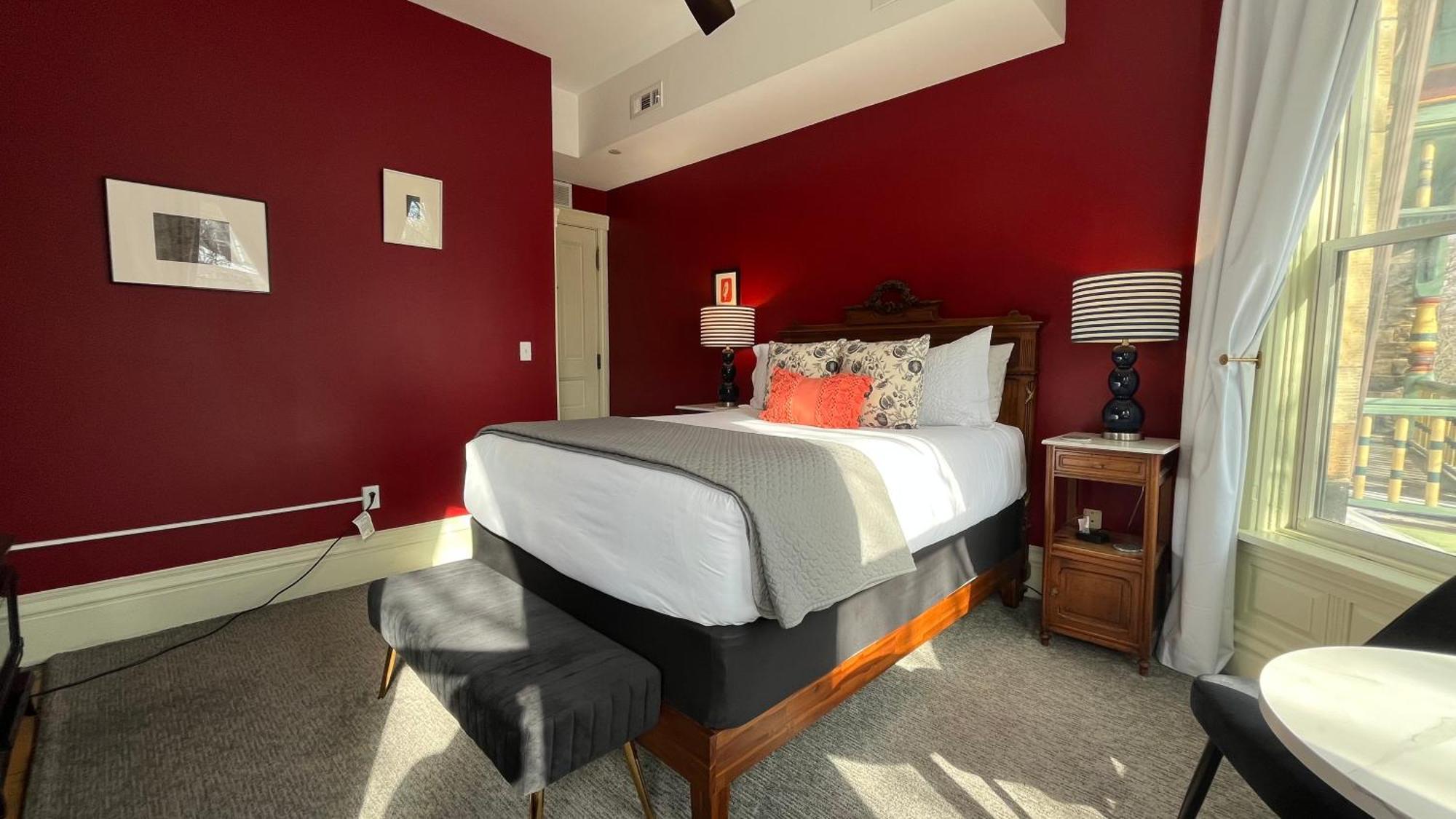 Stone Gables Inn Кливланд Екстериор снимка